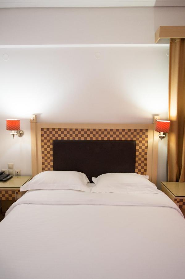 Premier Agrinio Heart Hotel Bagian luar foto