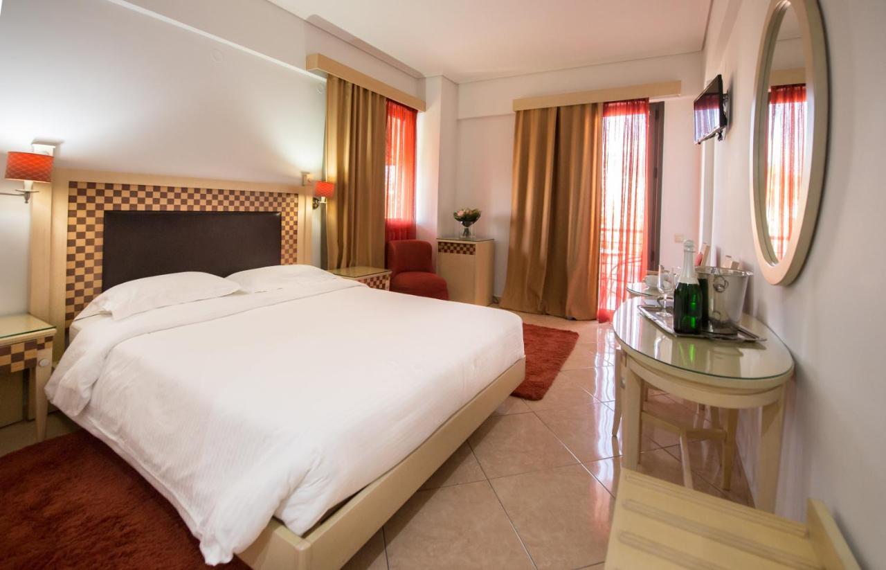 Premier Agrinio Heart Hotel Bagian luar foto