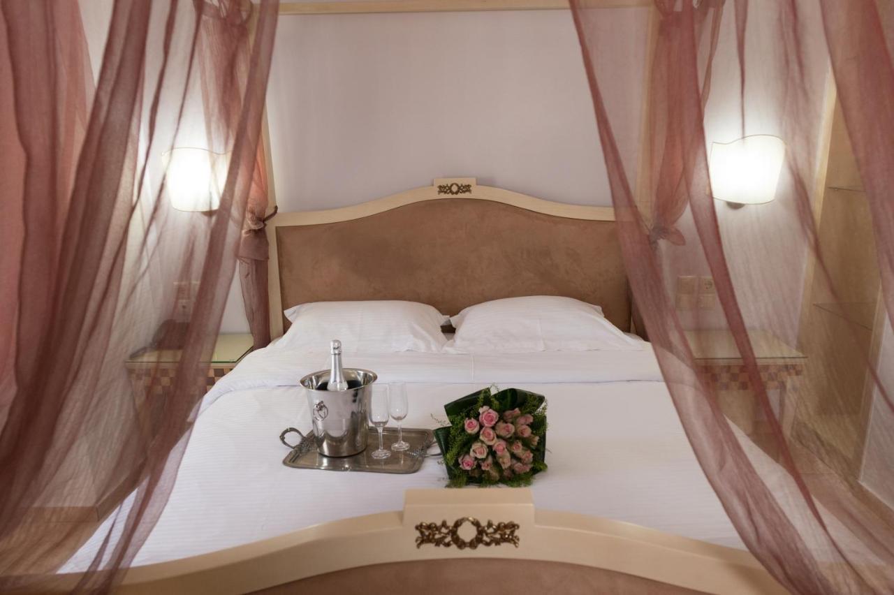 Premier Agrinio Heart Hotel Bagian luar foto