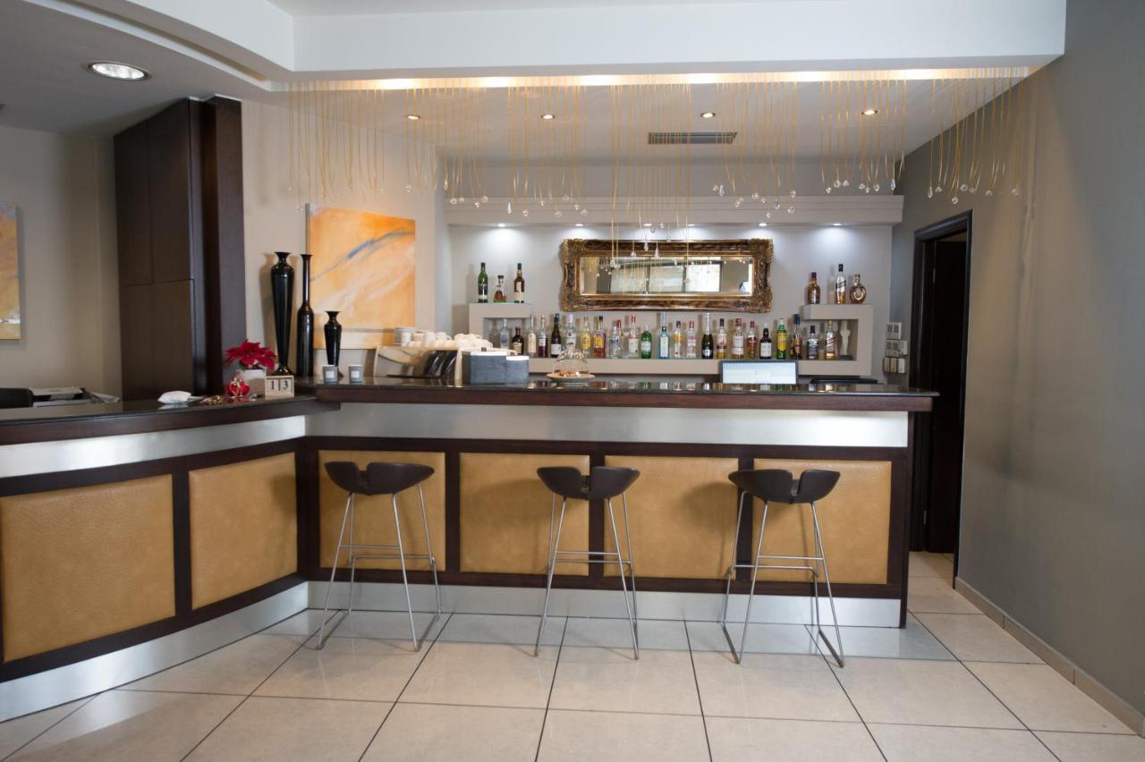 Premier Agrinio Heart Hotel Bagian luar foto
