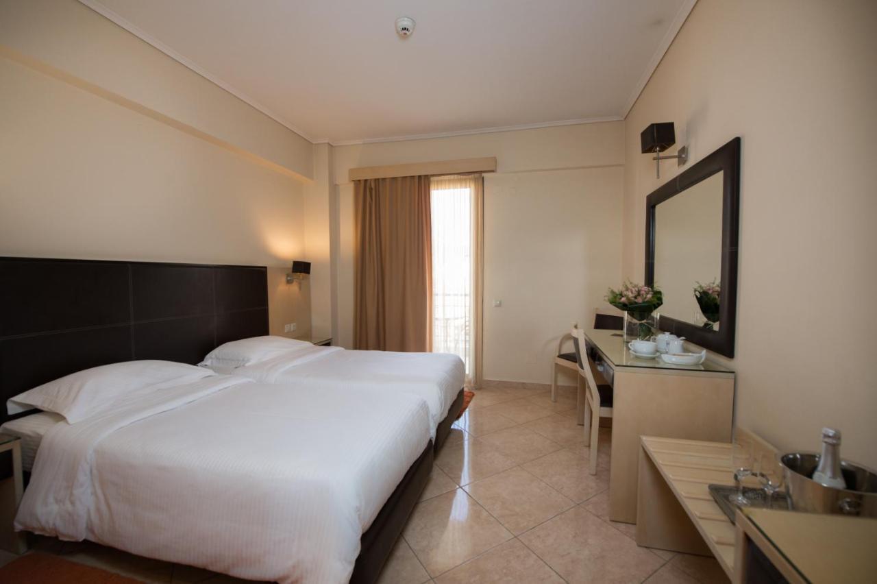 Premier Agrinio Heart Hotel Bagian luar foto